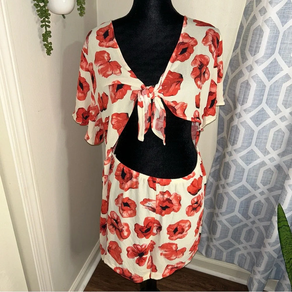 Monki Pants - Monki relaxed romper with tie front and frill sleeves in poppy print